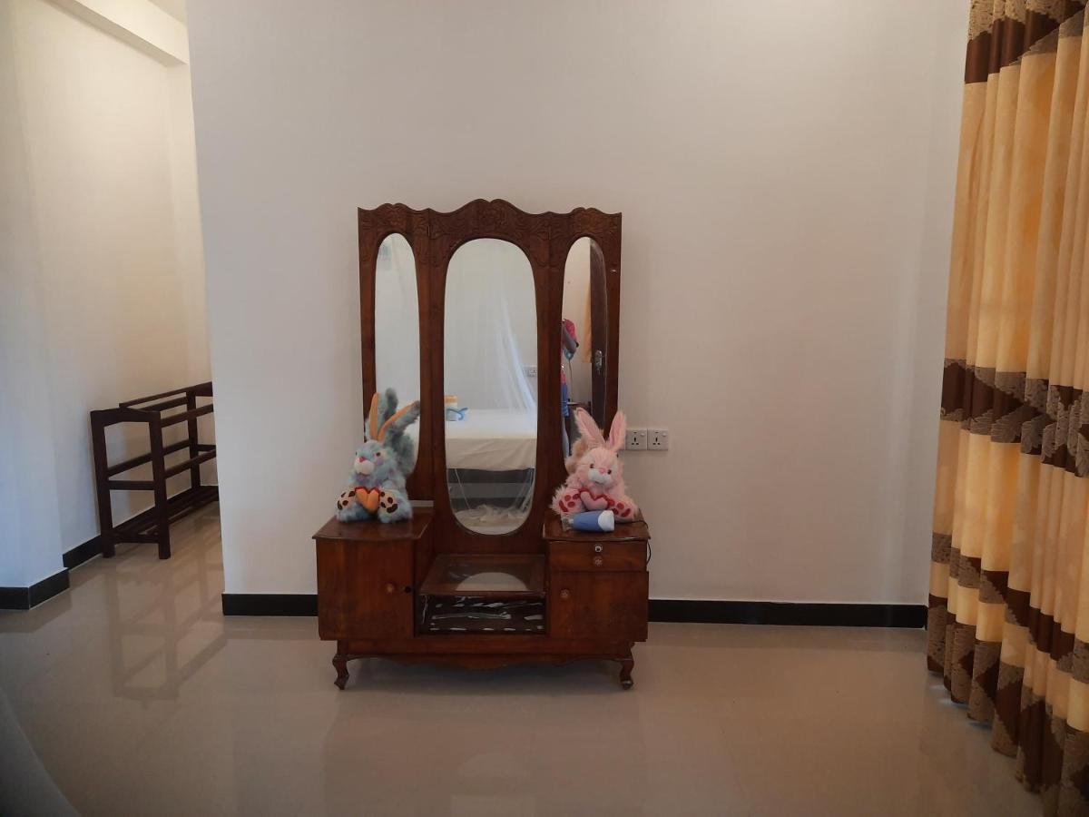 Dulmini Homestay Ела Екстериор снимка