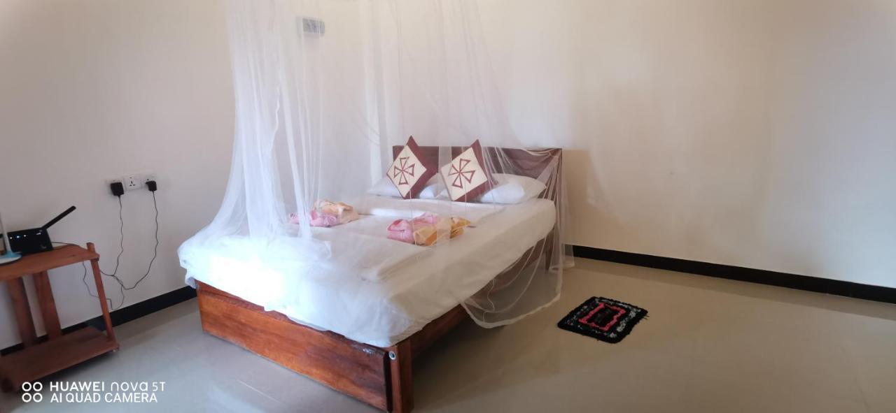 Dulmini Homestay Ела Екстериор снимка